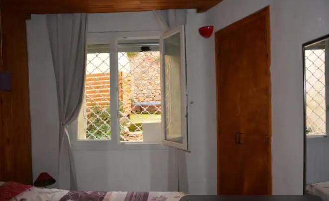 Gite Rue Tranquille Padern 외부 사진
